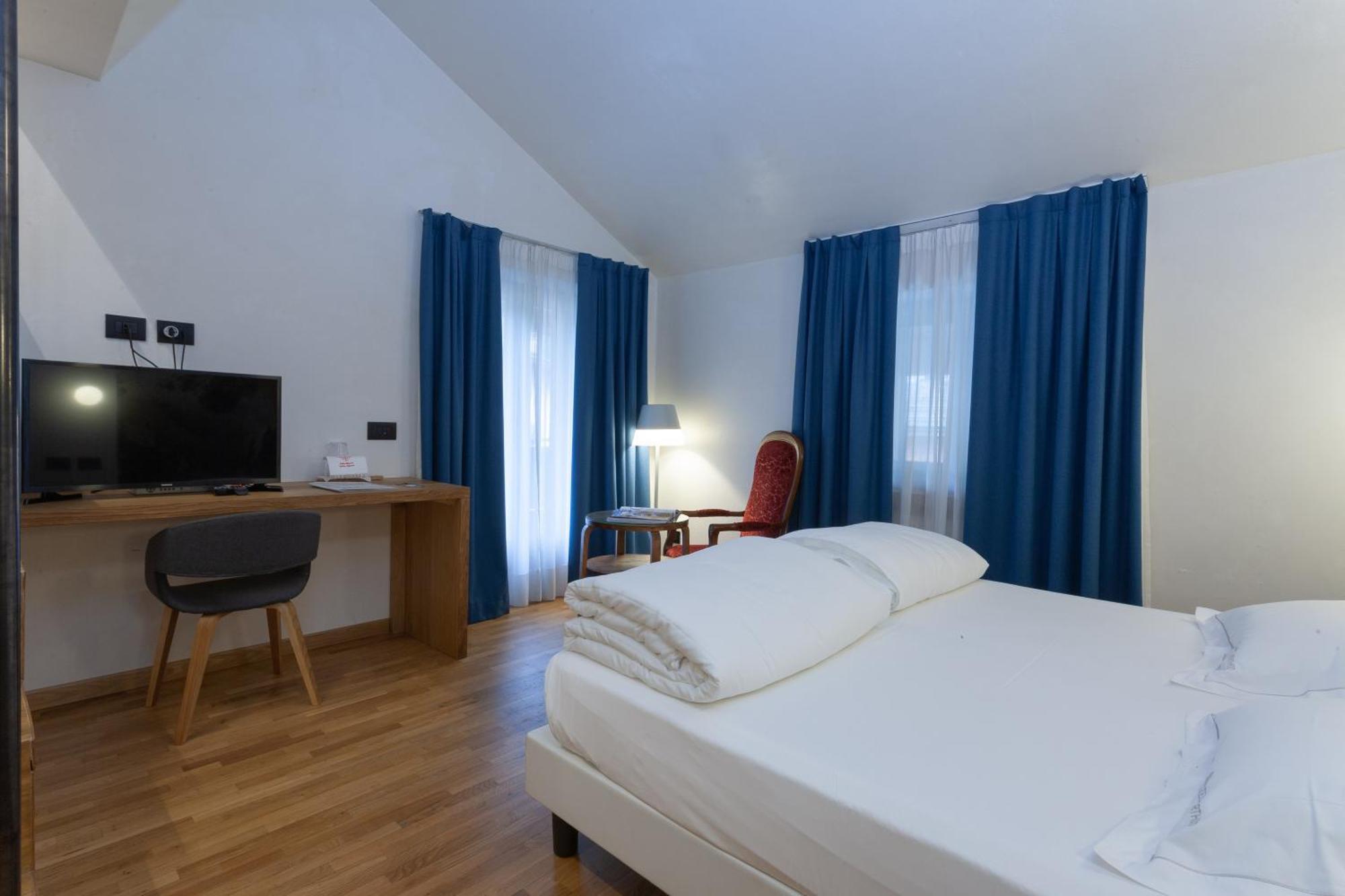 Hotel Berthod กูร์มาเยอร์ ภายนอก รูปภาพ