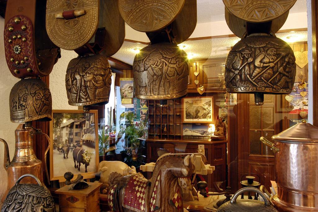 Hotel Berthod กูร์มาเยอร์ ภายนอก รูปภาพ